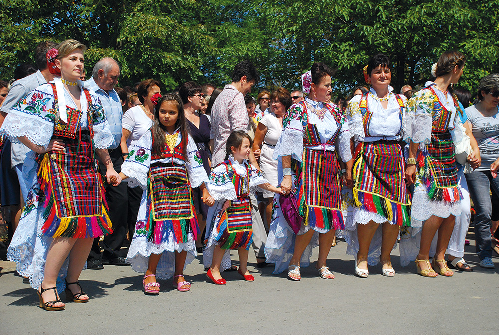 03-U-Tolisi-se-od-malih-nogu-uci-njegovati-tradiciju-1
