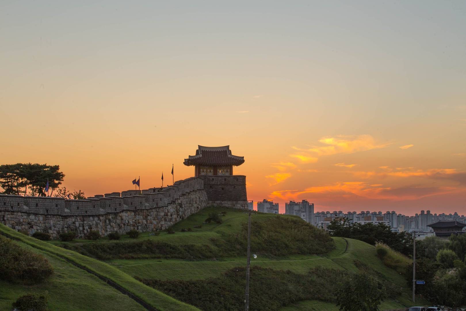 suwon-hwaseong-fortress-g6ec5adf76_1920